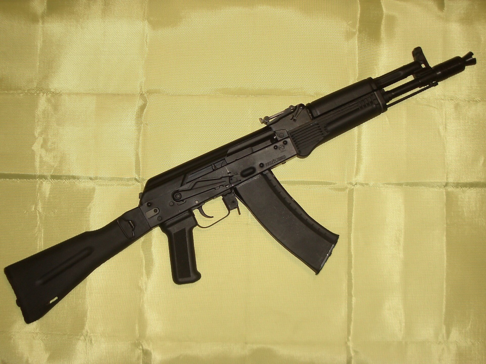 A real AK-105 rifle. Picture of the original design, not the VFC replica.
